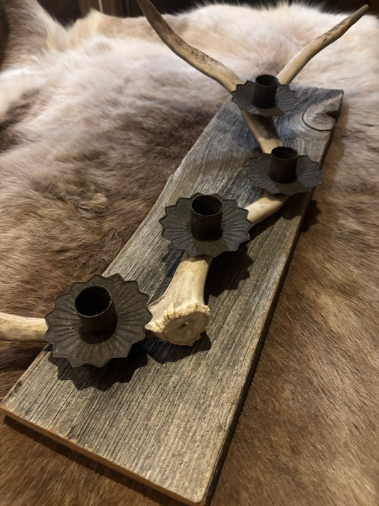 Adventsstake av reinsdyrgevir.